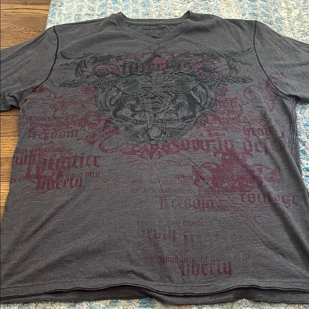 Retrofete Gray Short Sleeve Tee with Ornate Vintage Design